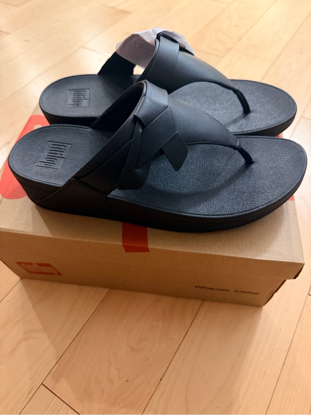 FitFlop Lulu Folded-Knot Black Leather Toe-Post Sandals Size 10 NIB